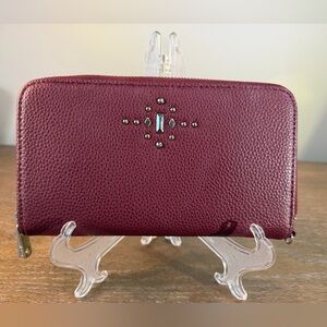 Thirty-One Gifts -Elegant Burgundy Women's Wallet/Wristlet